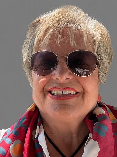 Sig.ra Paola BERTOLASO